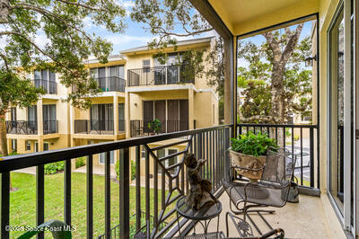 1635 42nd Square, 104