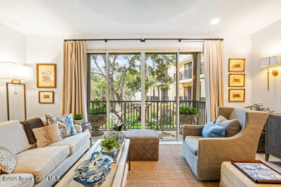 1635 42nd Square, 104
