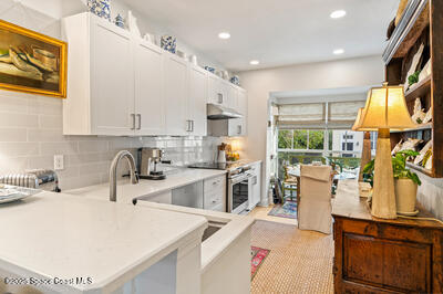 1635 42nd Square, 104