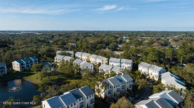 1635 42nd Square, 104