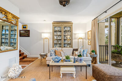 1635 42nd Square, 104