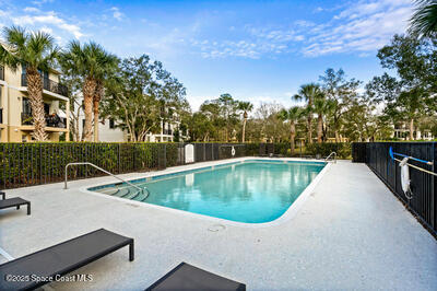 1635 42nd Square, 104