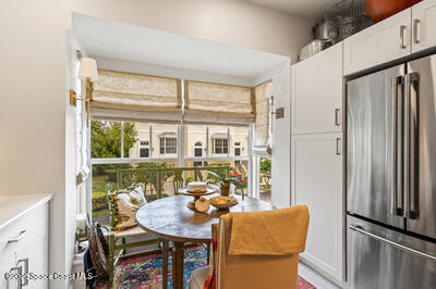 1635 42nd Square, 104
