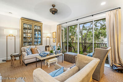 1635 42nd Square, 104