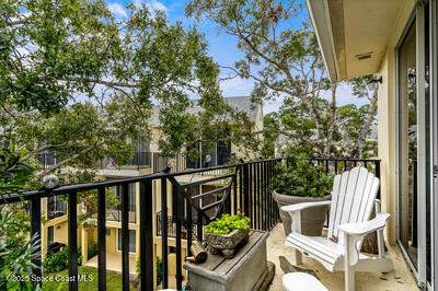 1635 42nd Square, 104