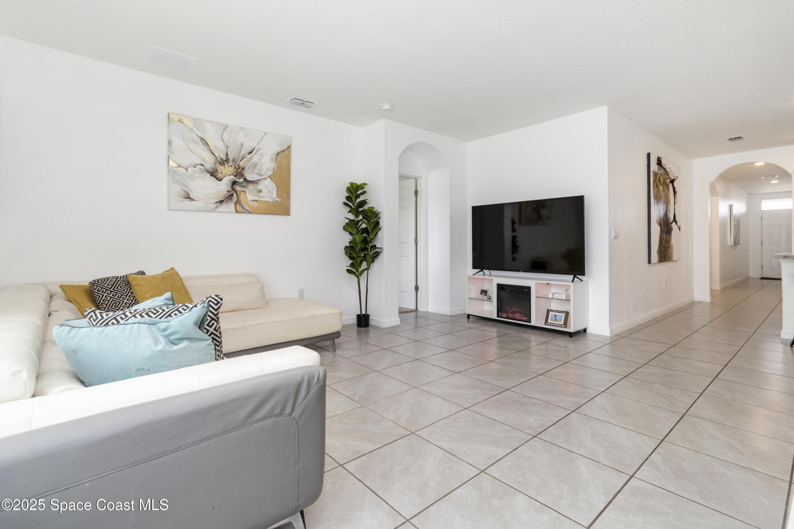 1903 Farmhouse Road SE