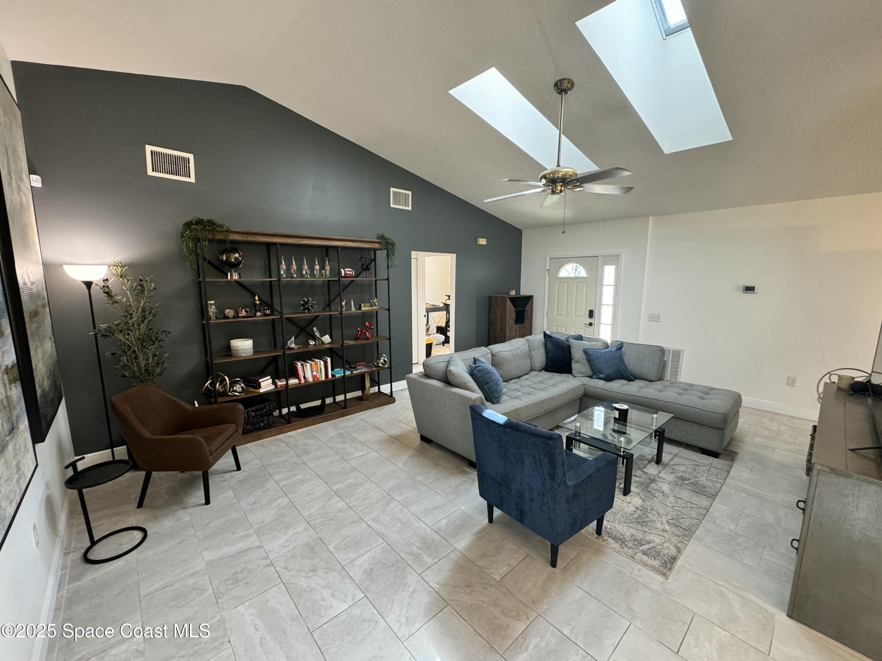 1436 Brook Drive, Melbourne