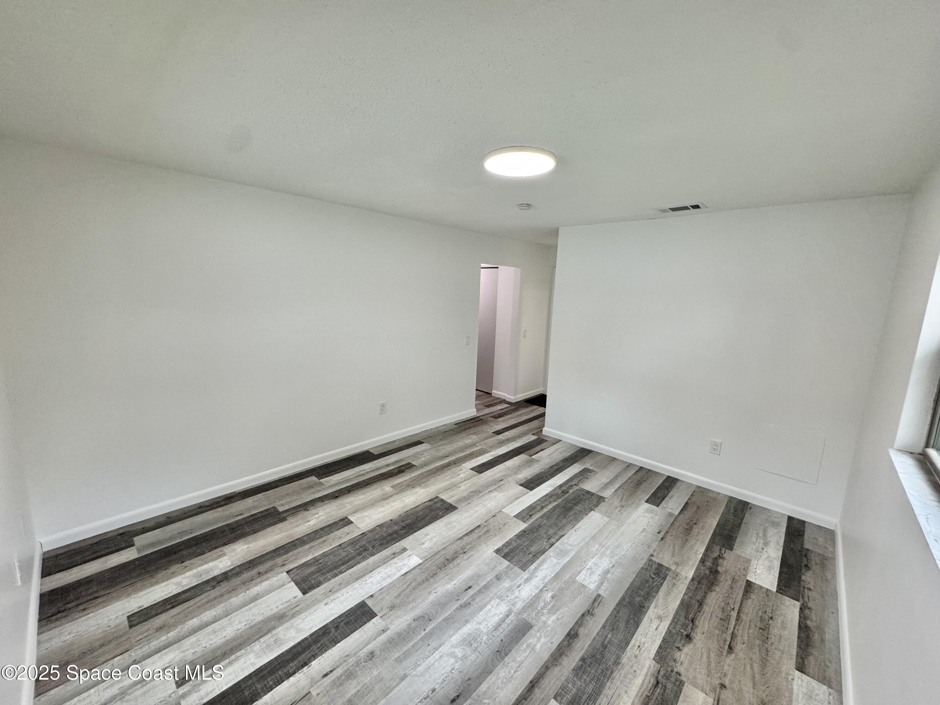 789 Walnut Drive
