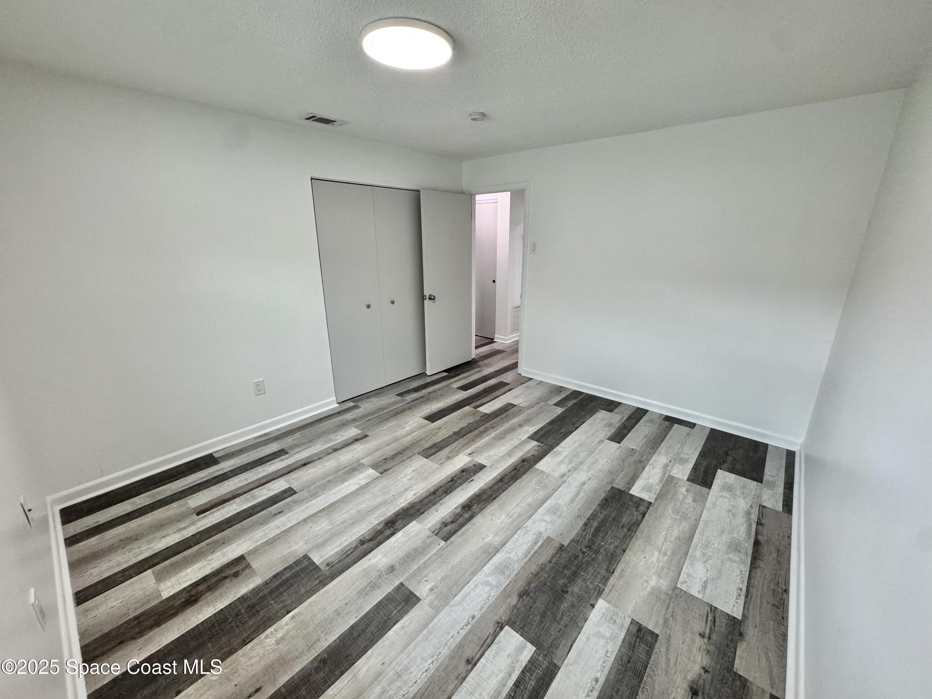 789 Walnut Drive