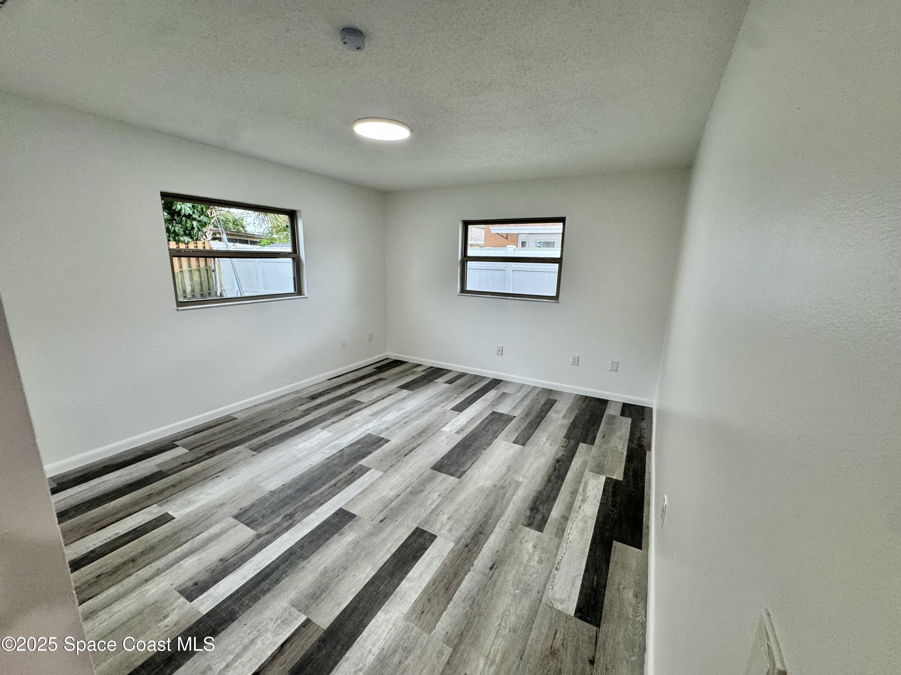 789 Walnut Drive