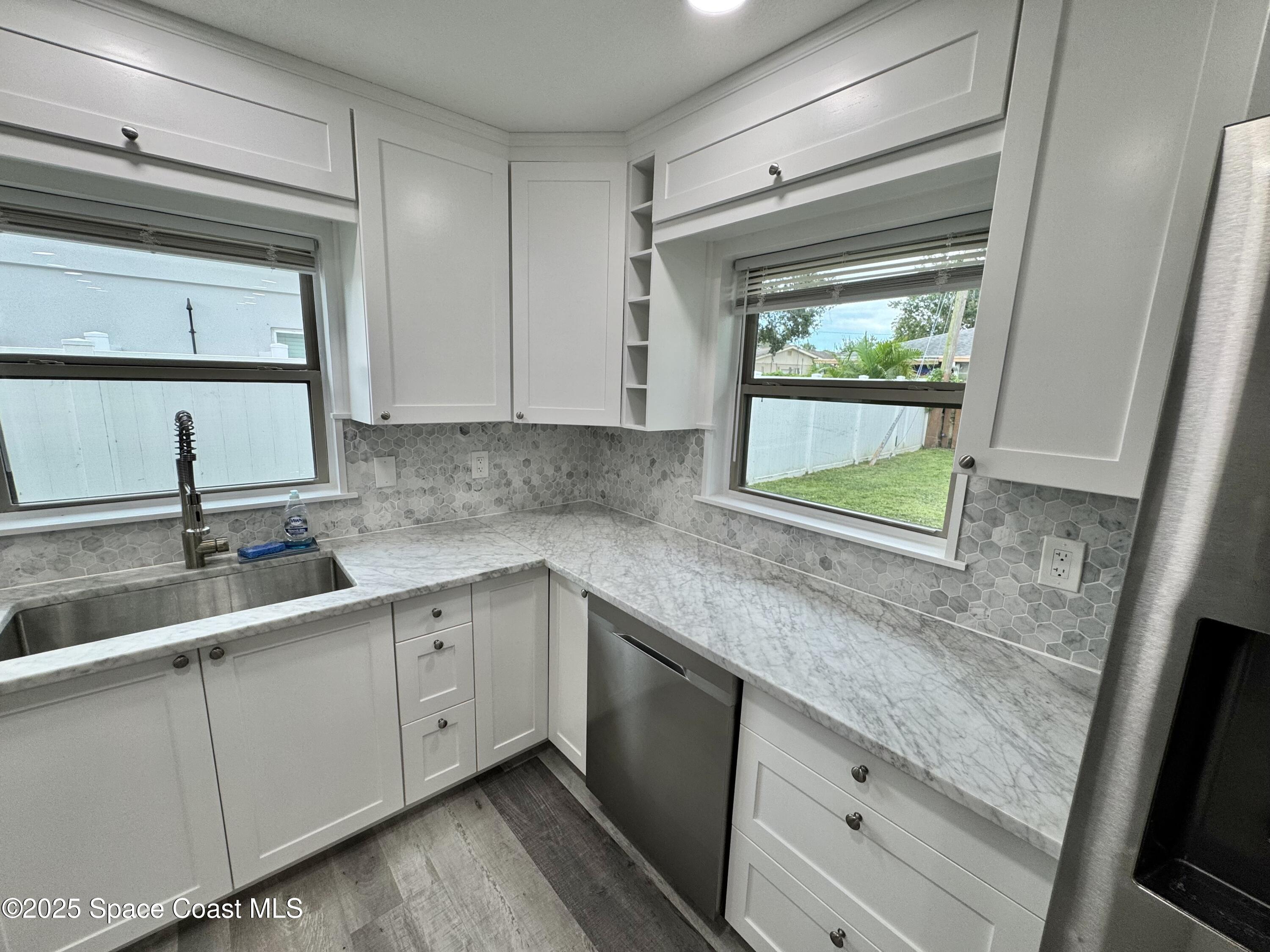 789 Walnut Drive