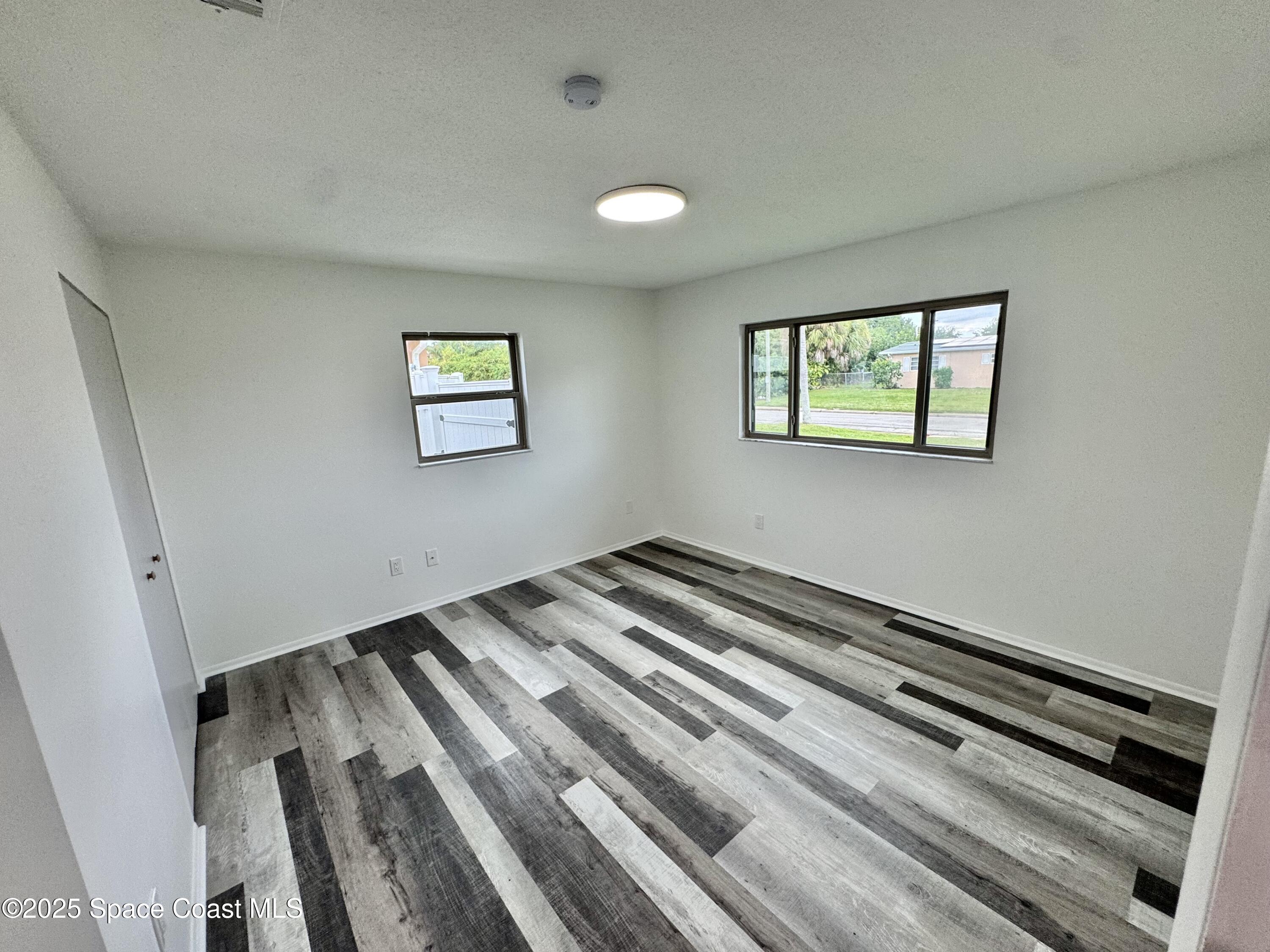 789 Walnut Drive