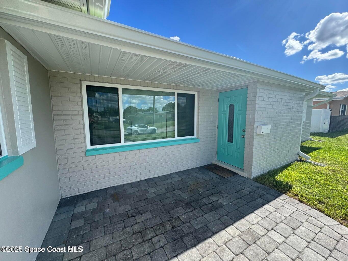 789 Walnut Drive