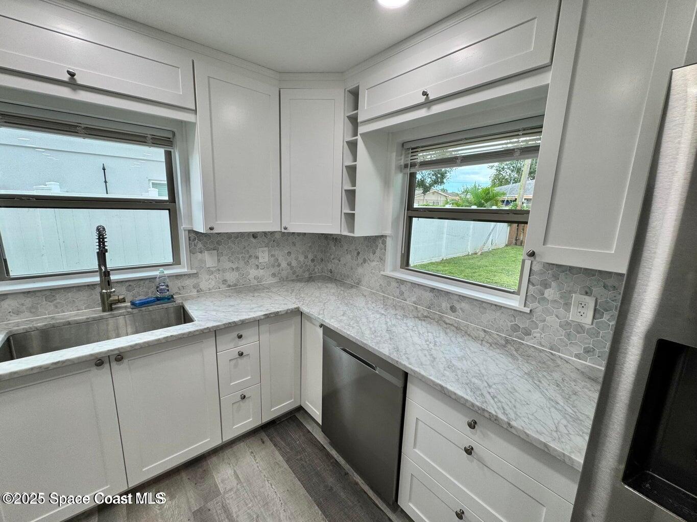 789 Walnut Drive