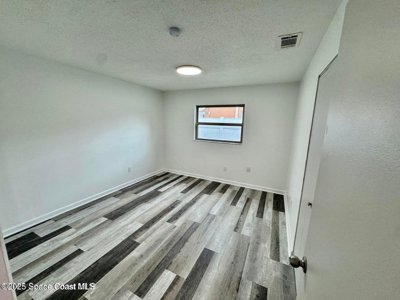 789 Walnut Drive