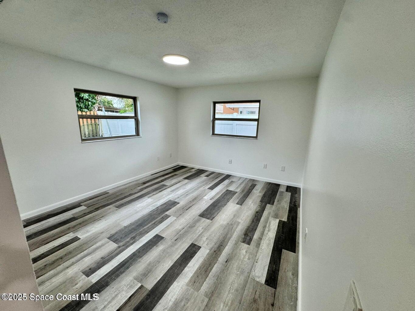 789 Walnut Drive
