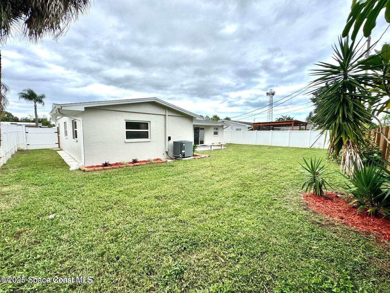 789 Walnut Drive