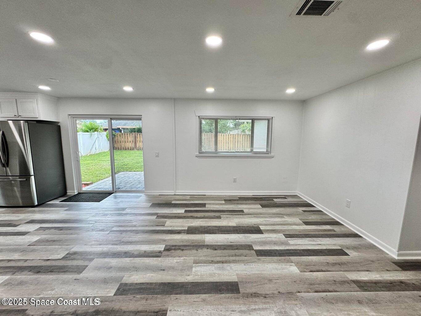 789 Walnut Drive