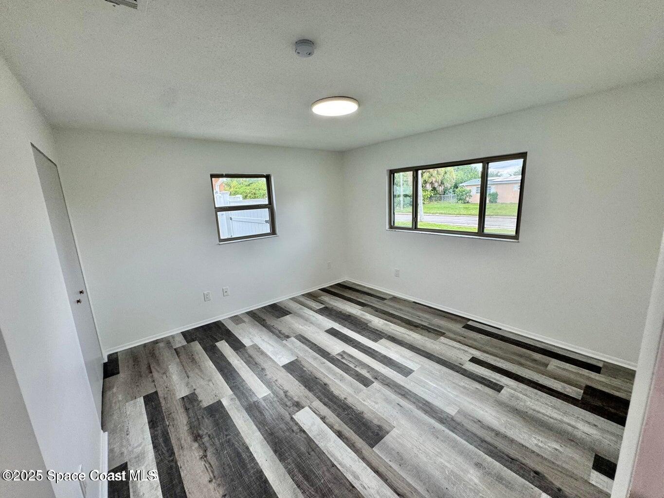 789 Walnut Drive
