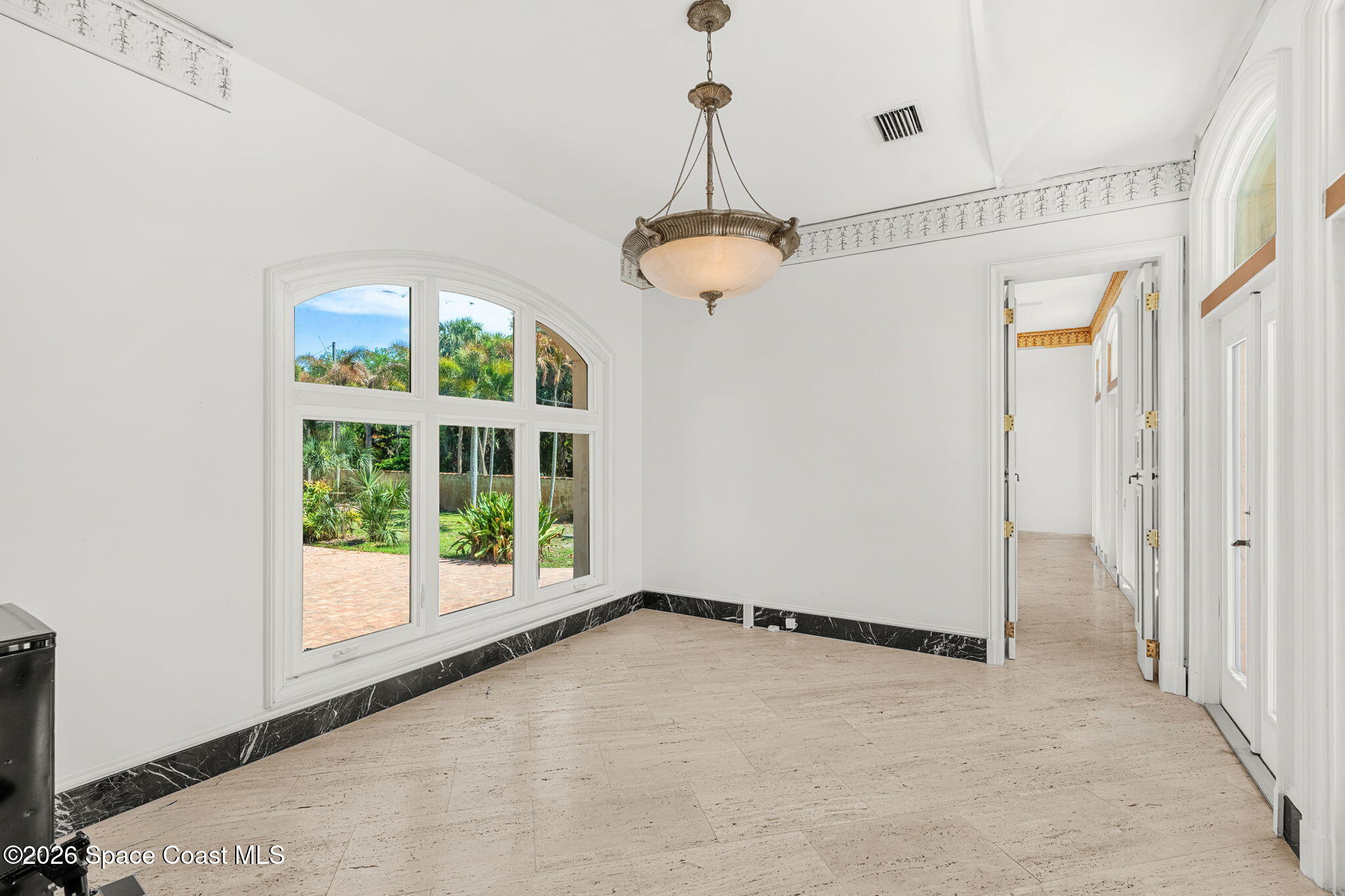 1000 N Riverside Drive