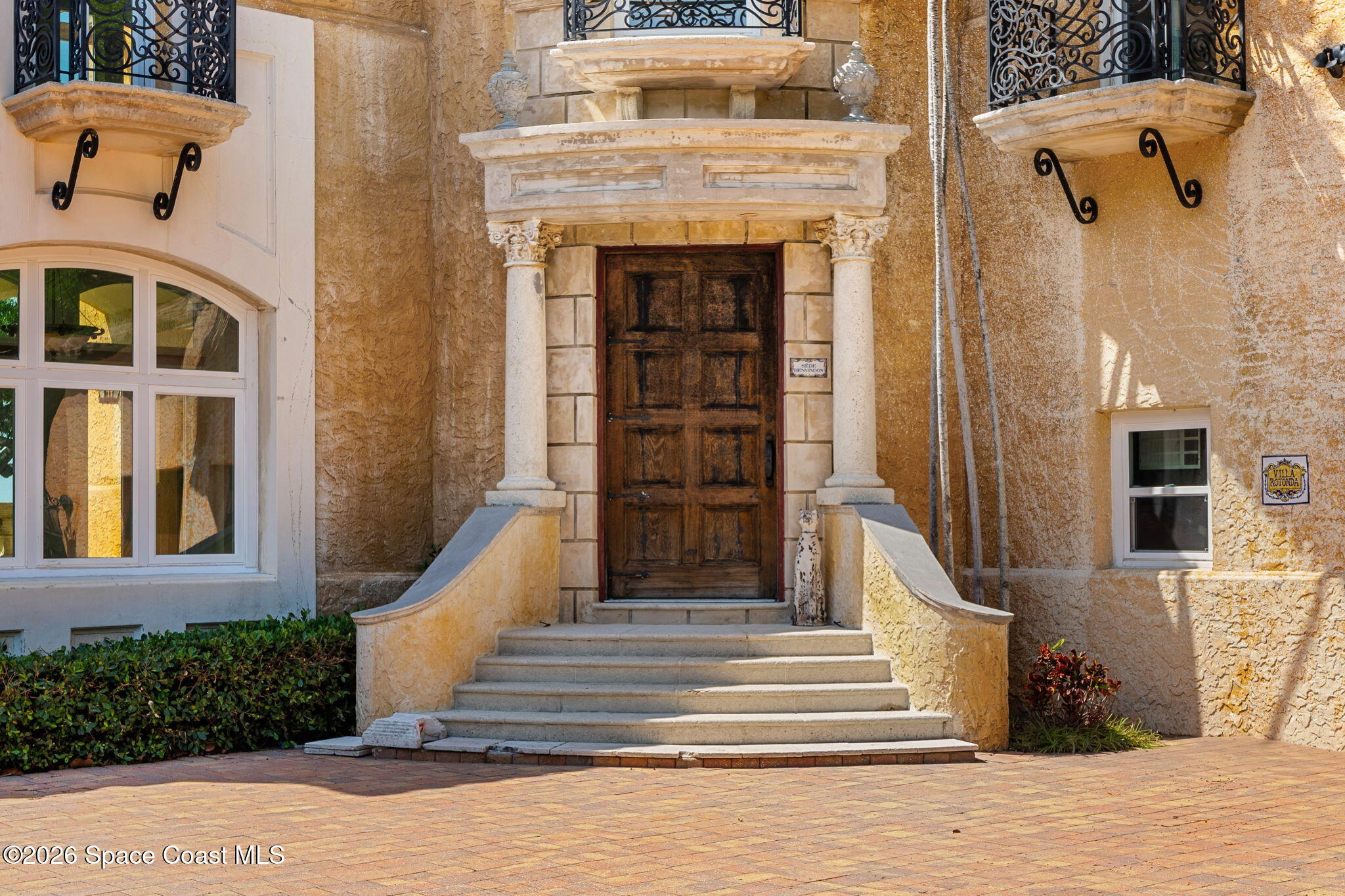 1000 N Riverside Drive