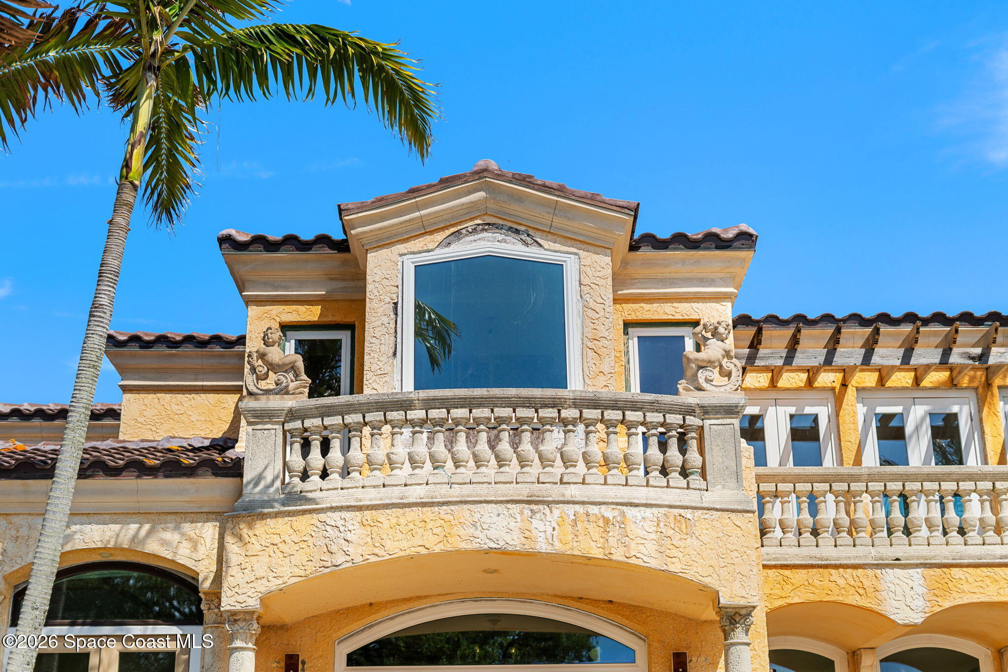 1000 N Riverside Drive