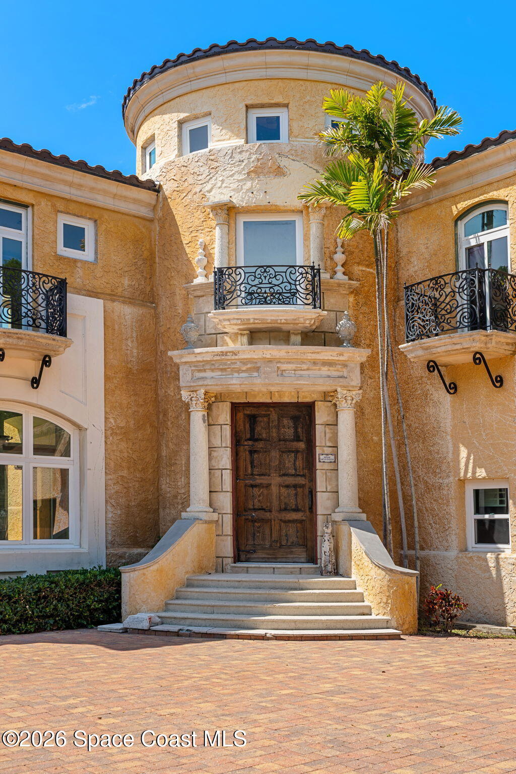 1000 N Riverside Drive