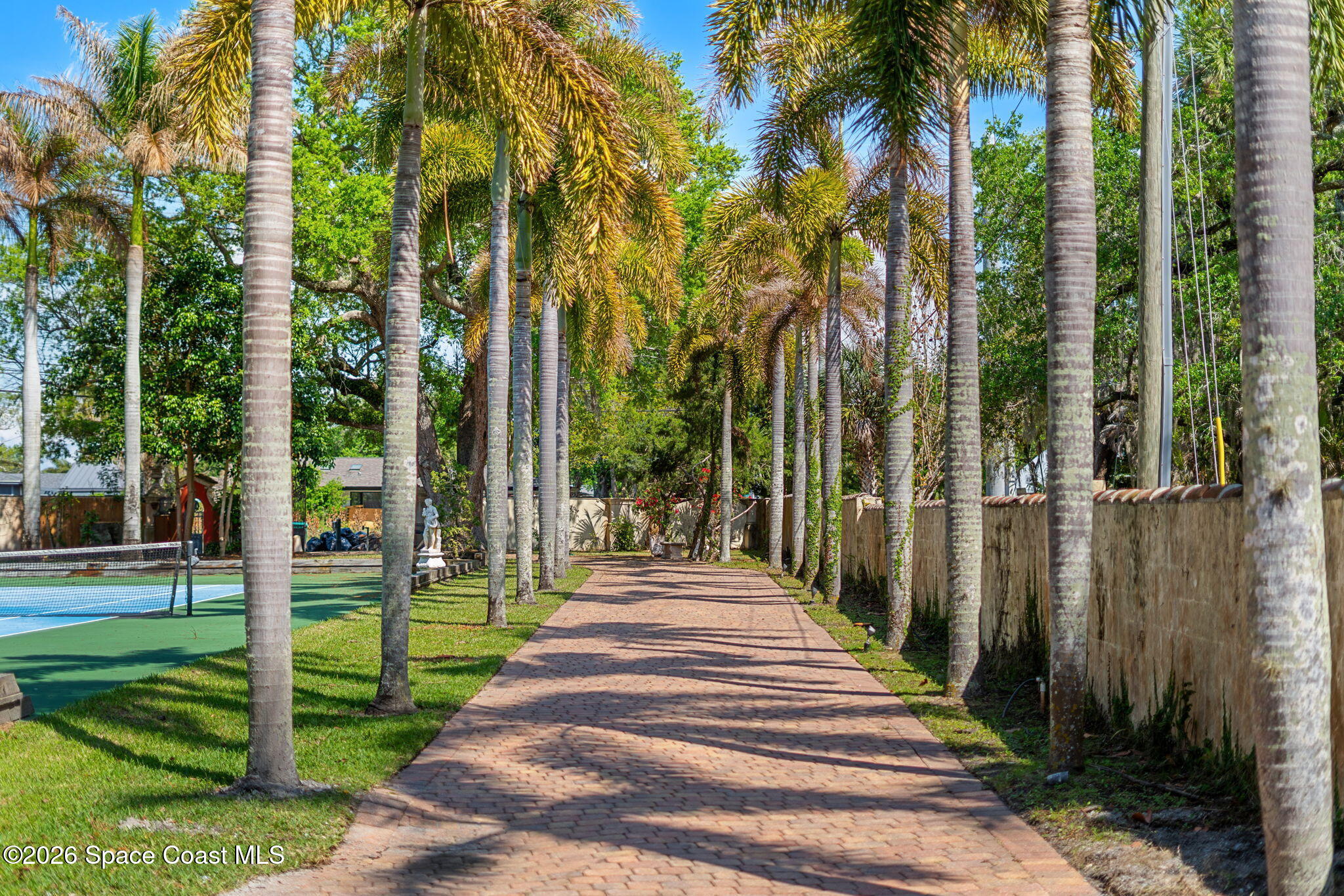 1000 N Riverside Drive