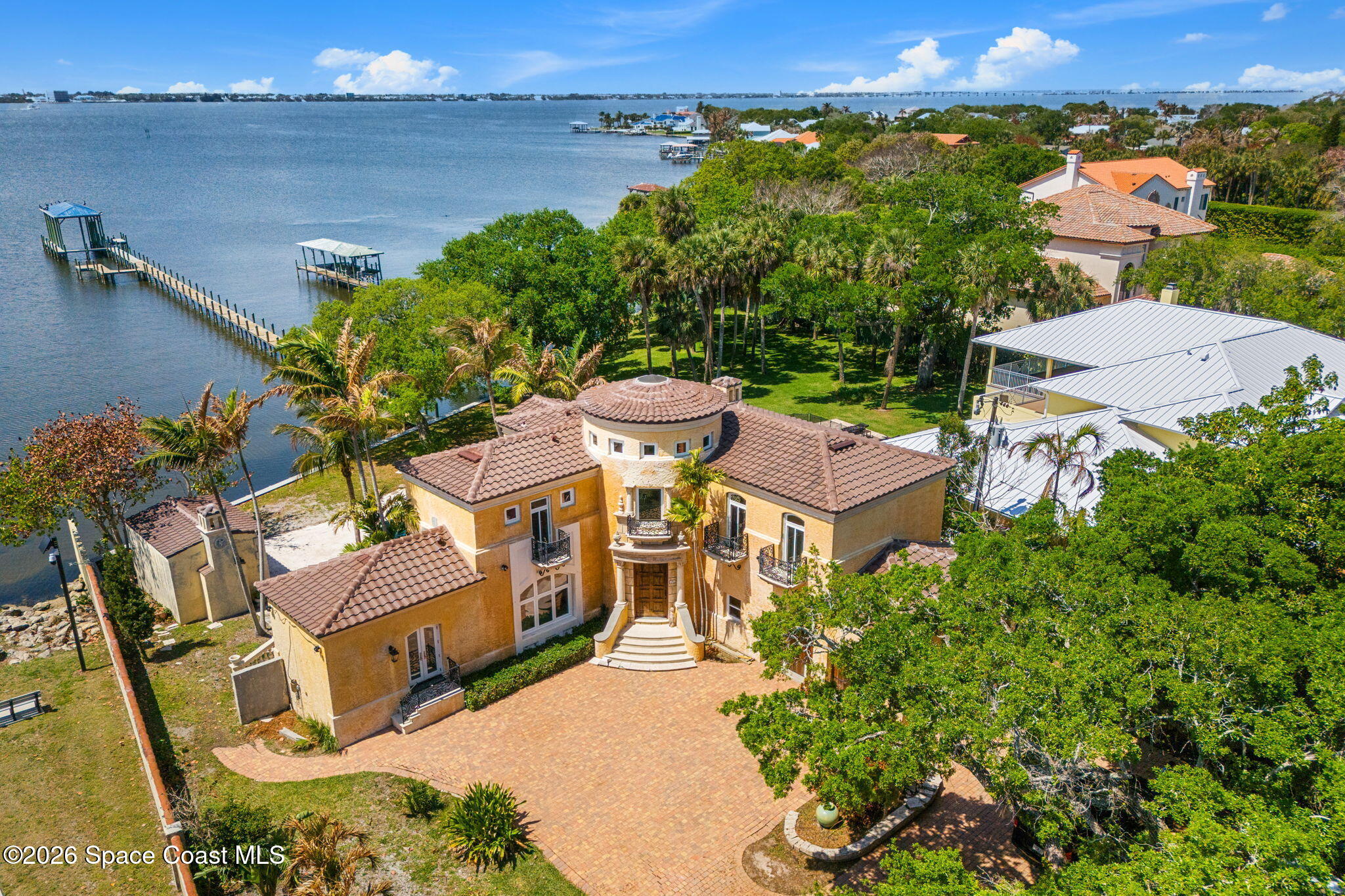 1000 N Riverside Drive