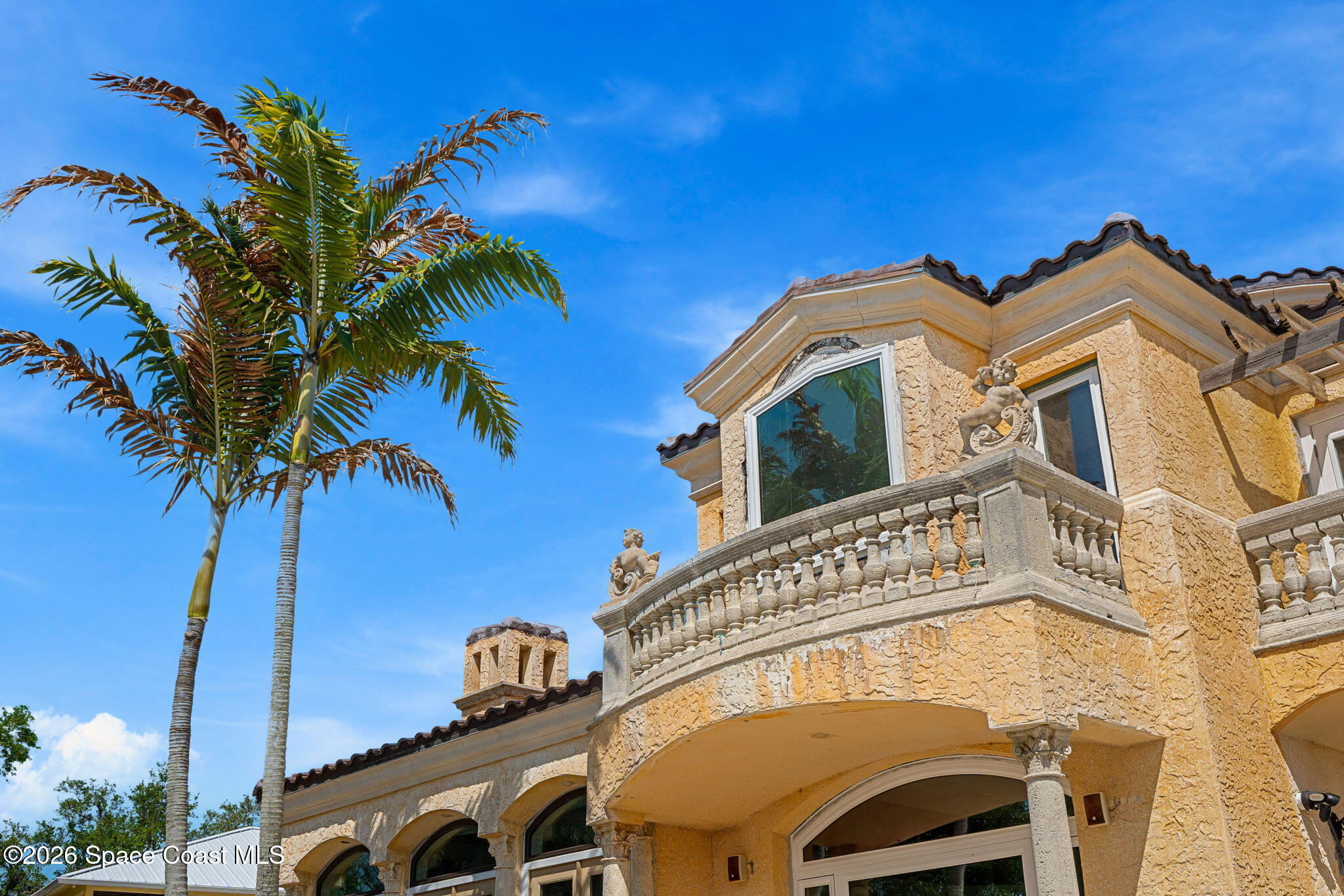 1000 N Riverside Drive