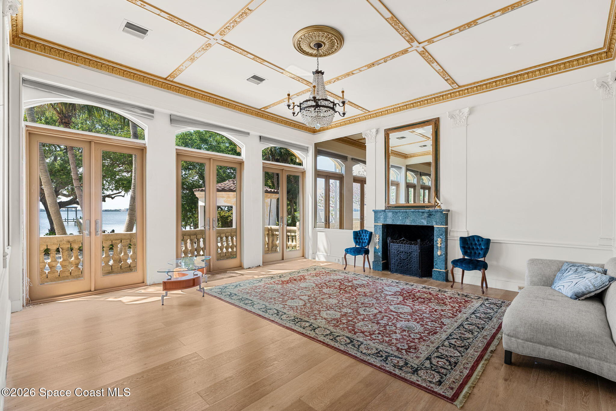 1000 N Riverside Drive