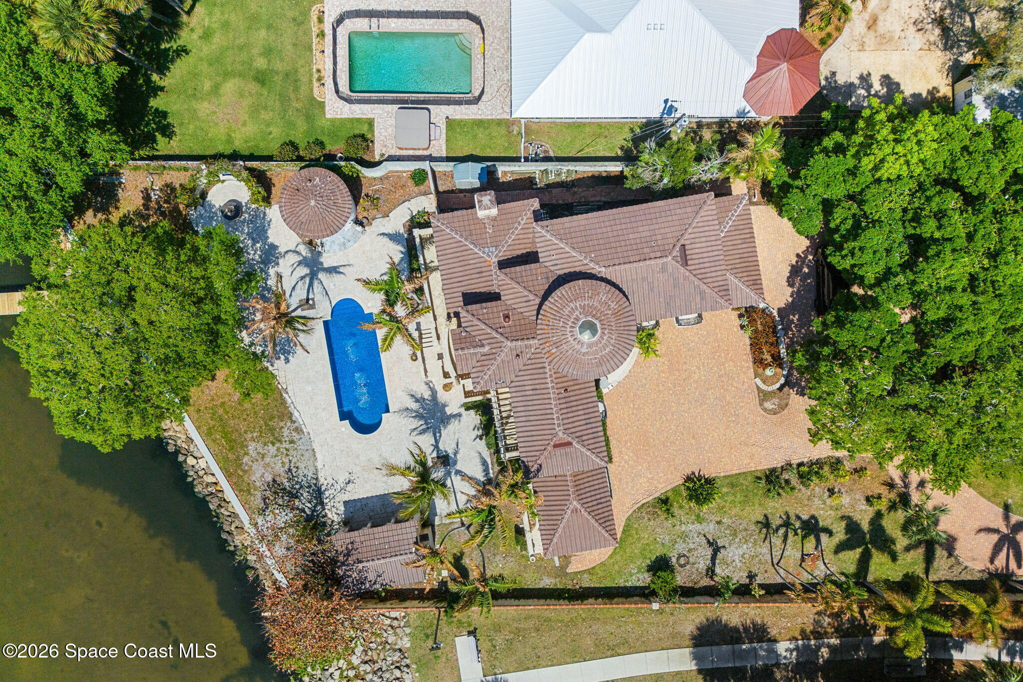 1000 N Riverside Drive
