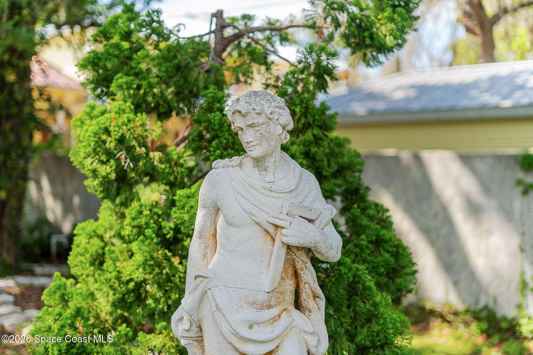 1000 N Riverside Drive