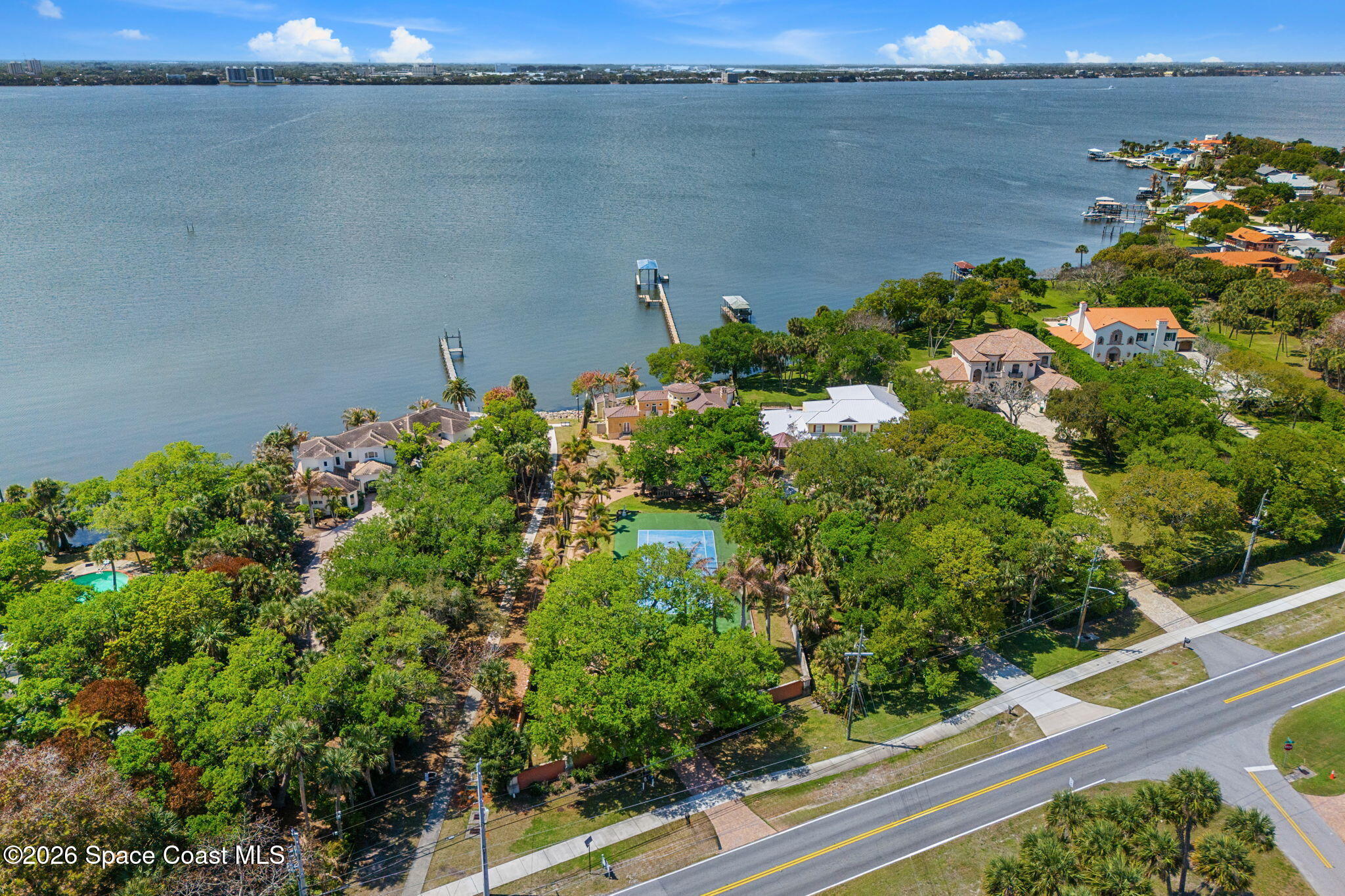 1000 N Riverside Drive