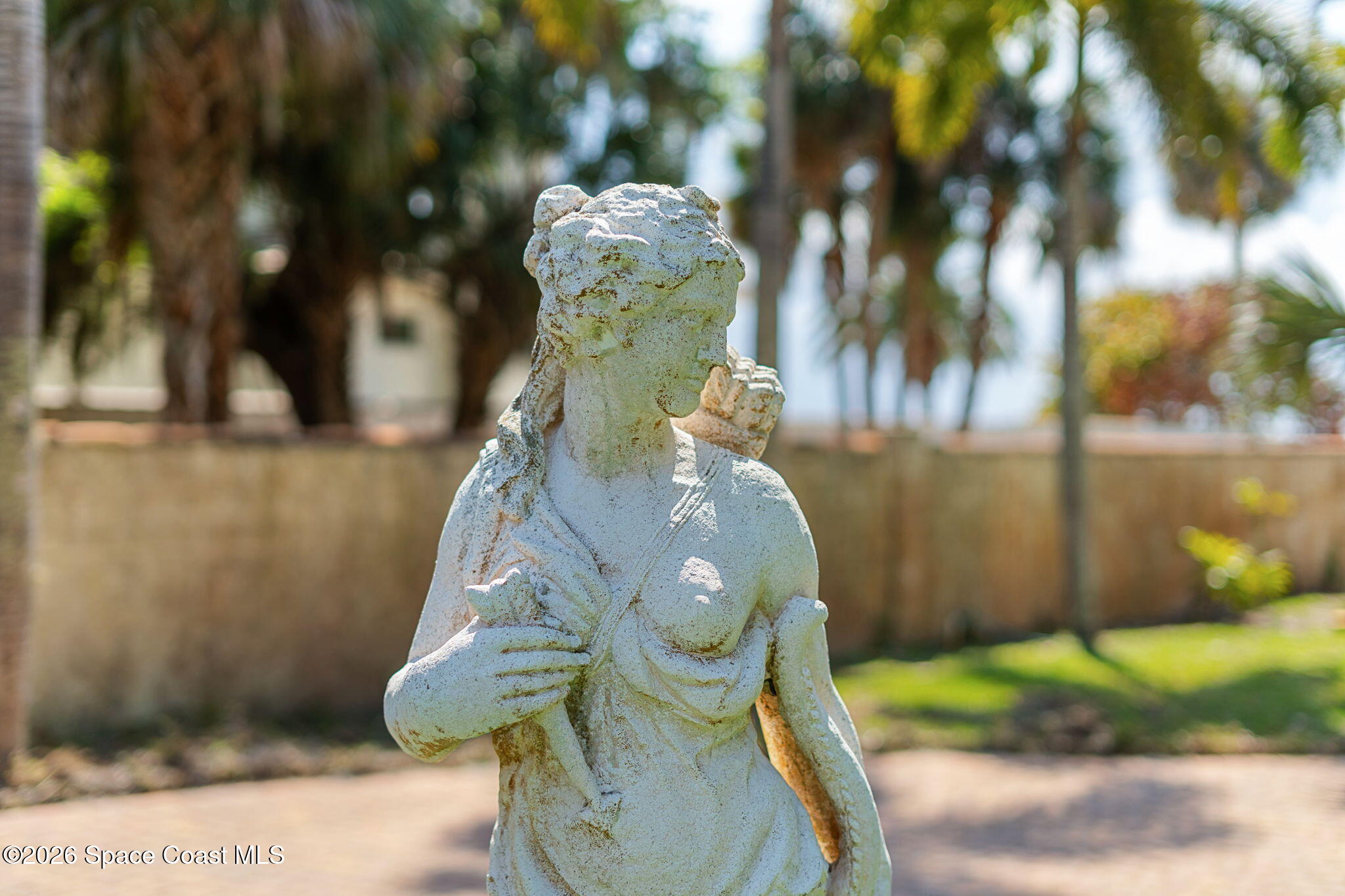 1000 N Riverside Drive