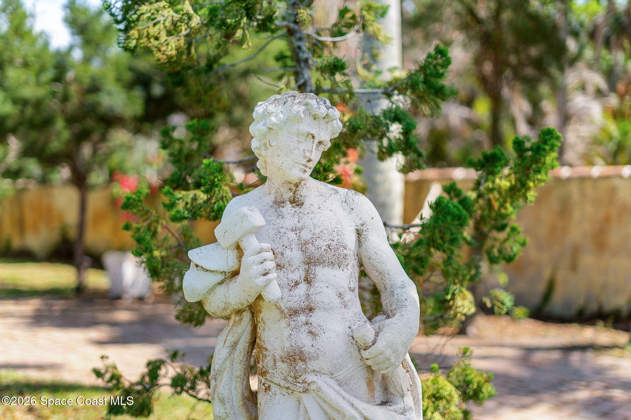 1000 N Riverside Drive