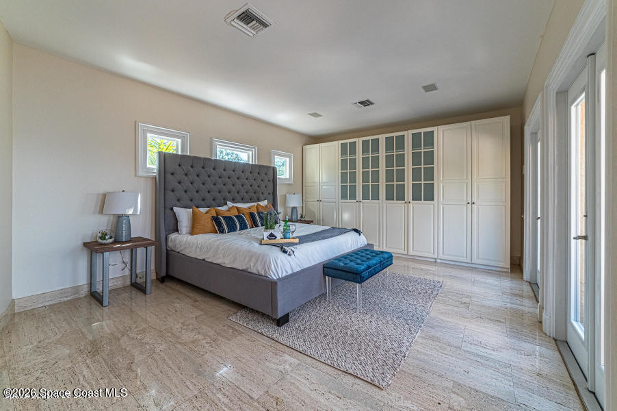 1000 N Riverside Drive