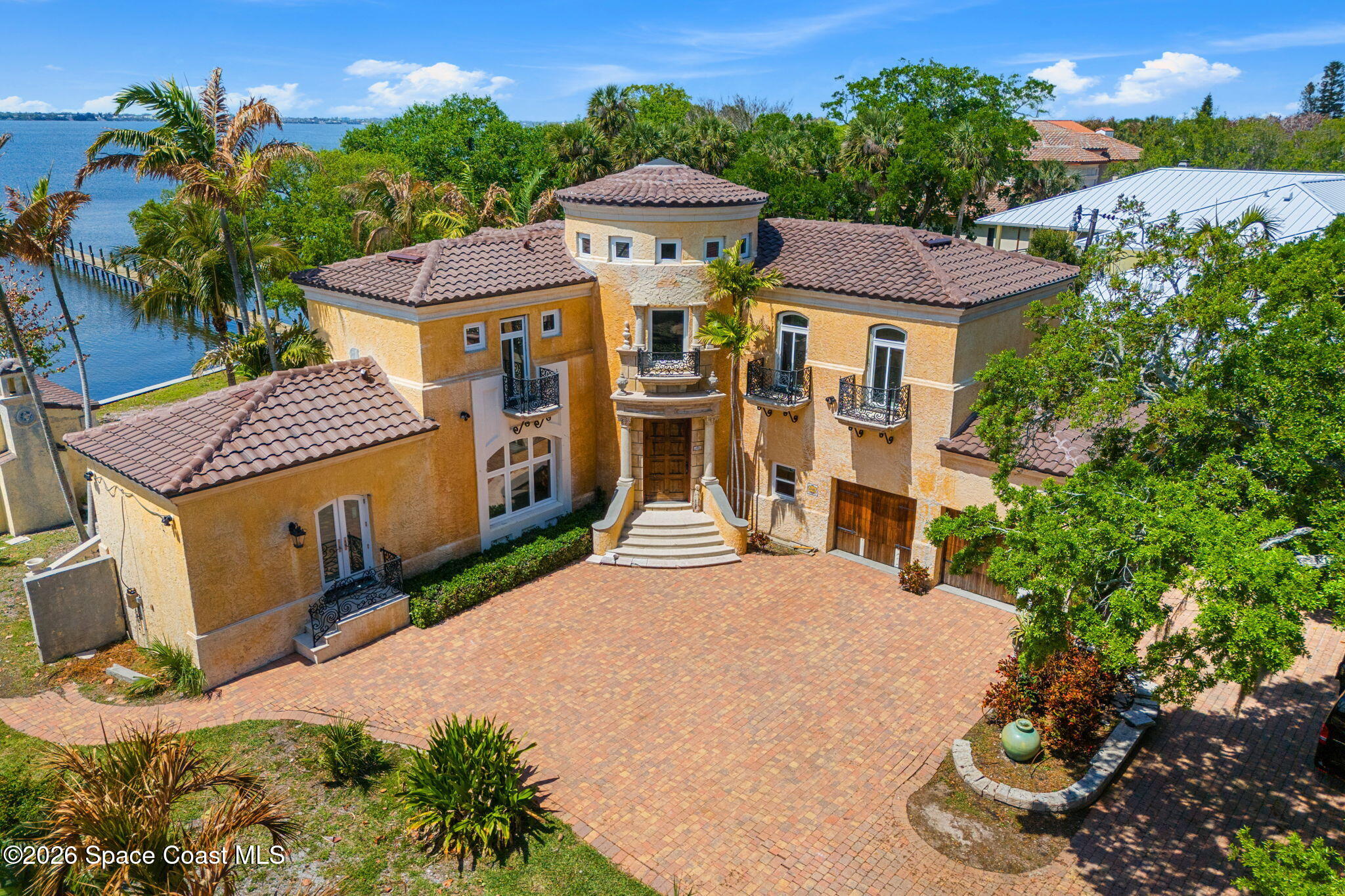 1000 N Riverside Drive