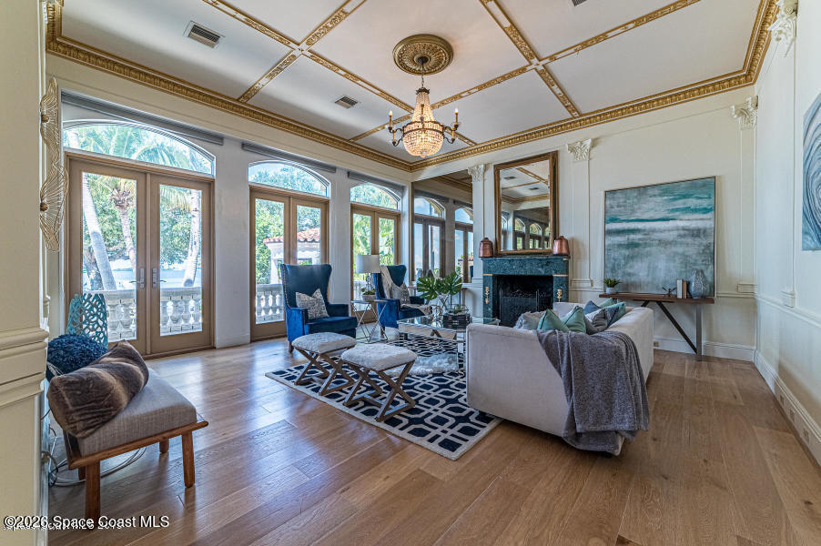 1000 N Riverside Drive