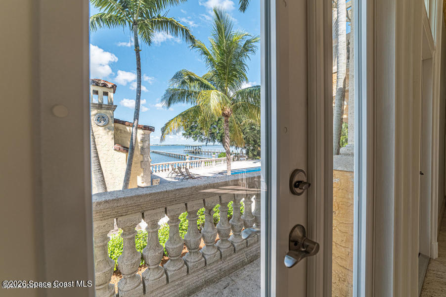 1000 N Riverside Drive