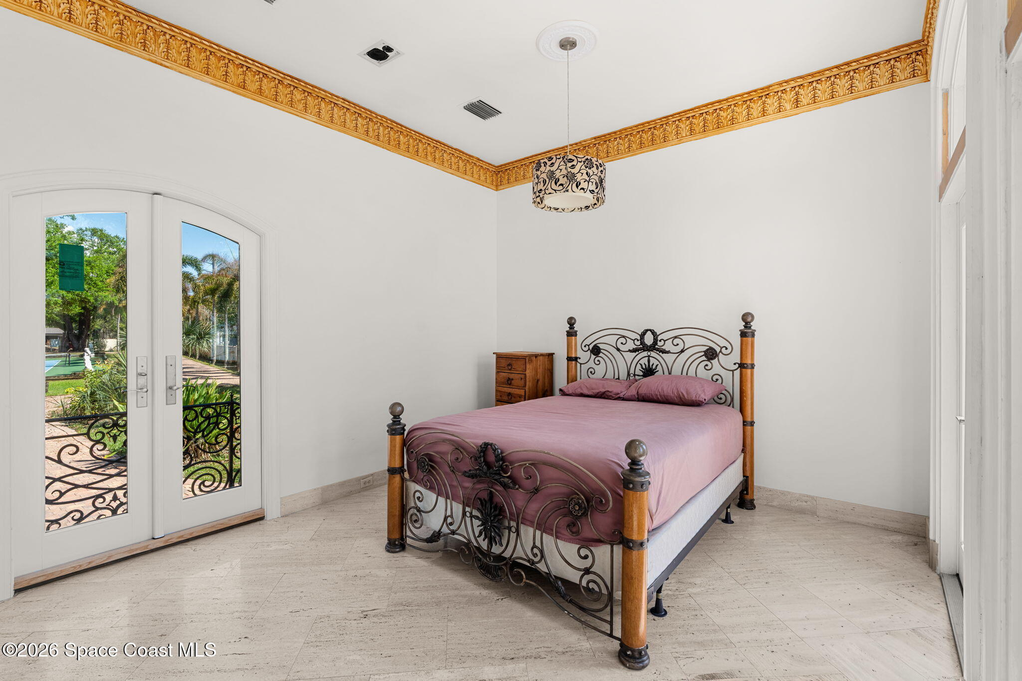 1000 N Riverside Drive