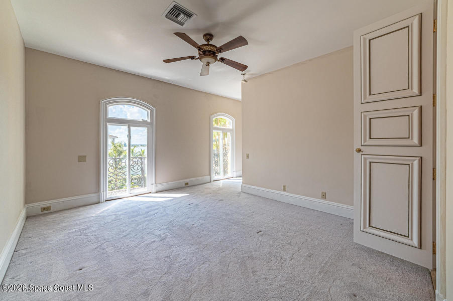 1000 N Riverside Drive