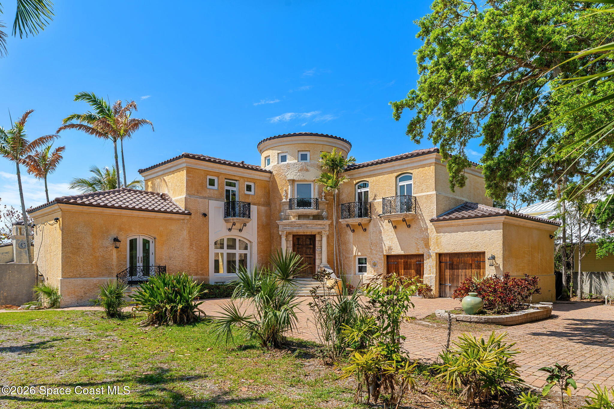 1000 N Riverside Drive