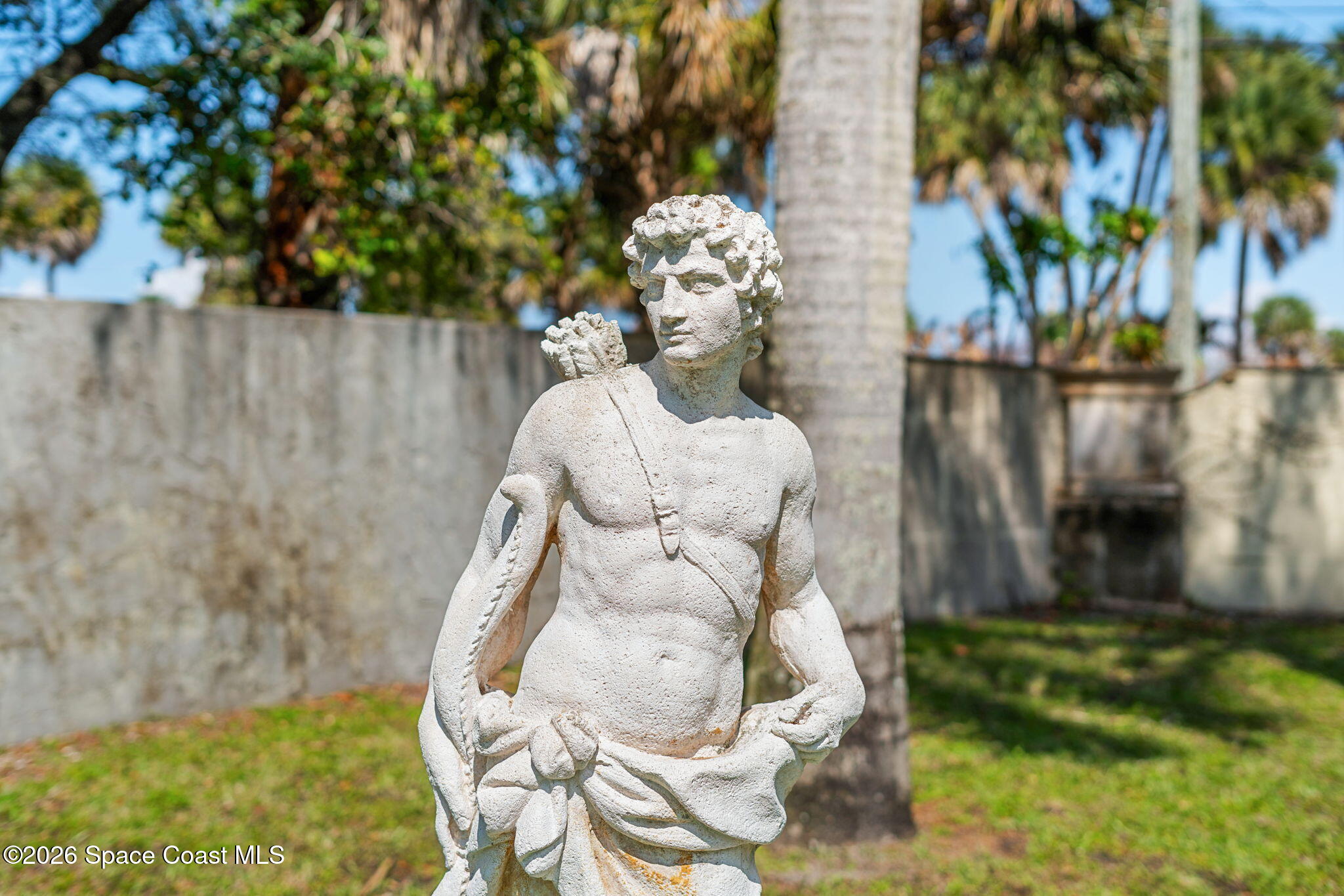 1000 N Riverside Drive