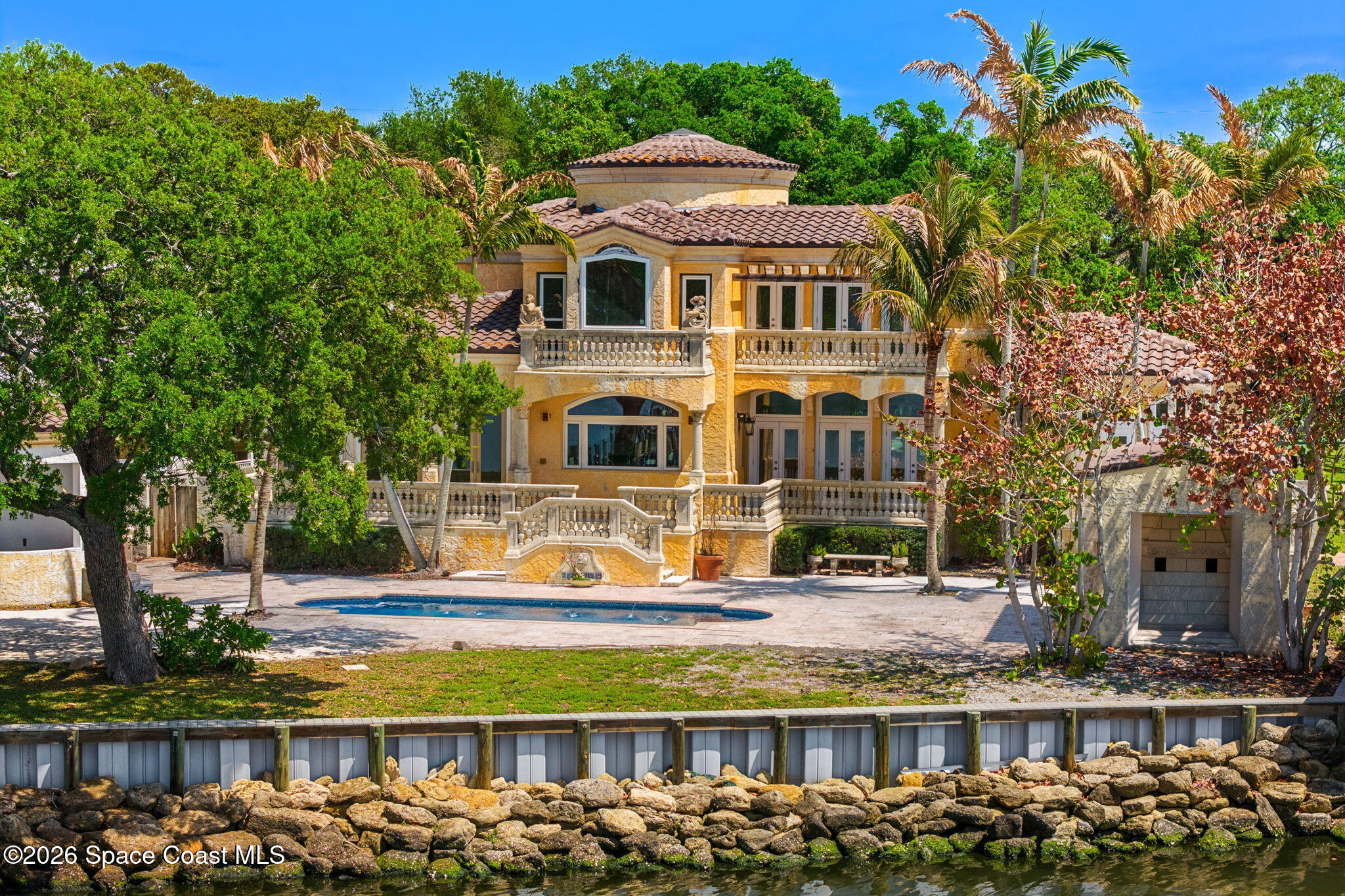 1000 N Riverside Drive