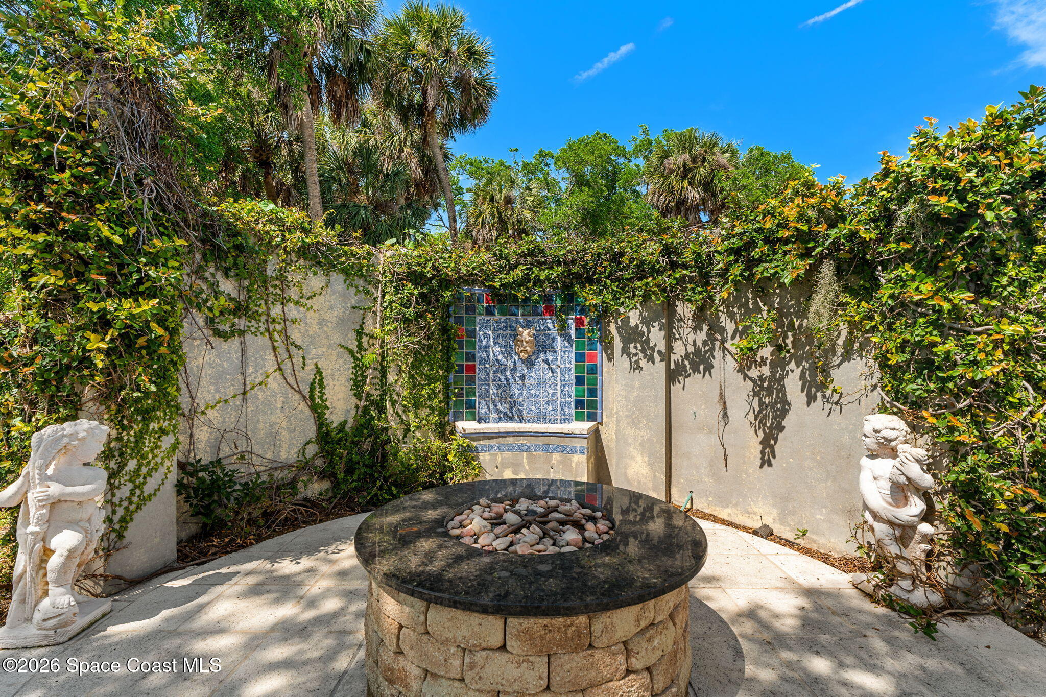 1000 N Riverside Drive