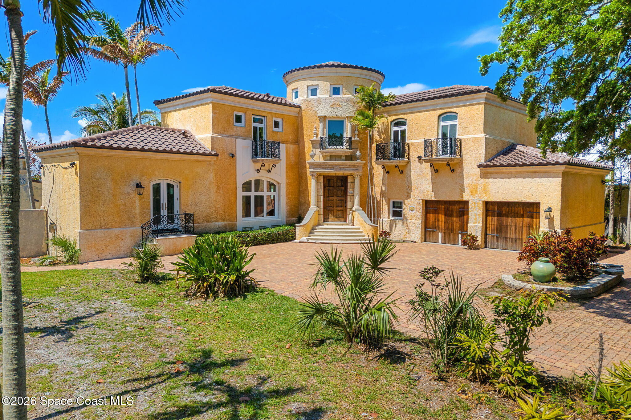 1000 N Riverside Drive