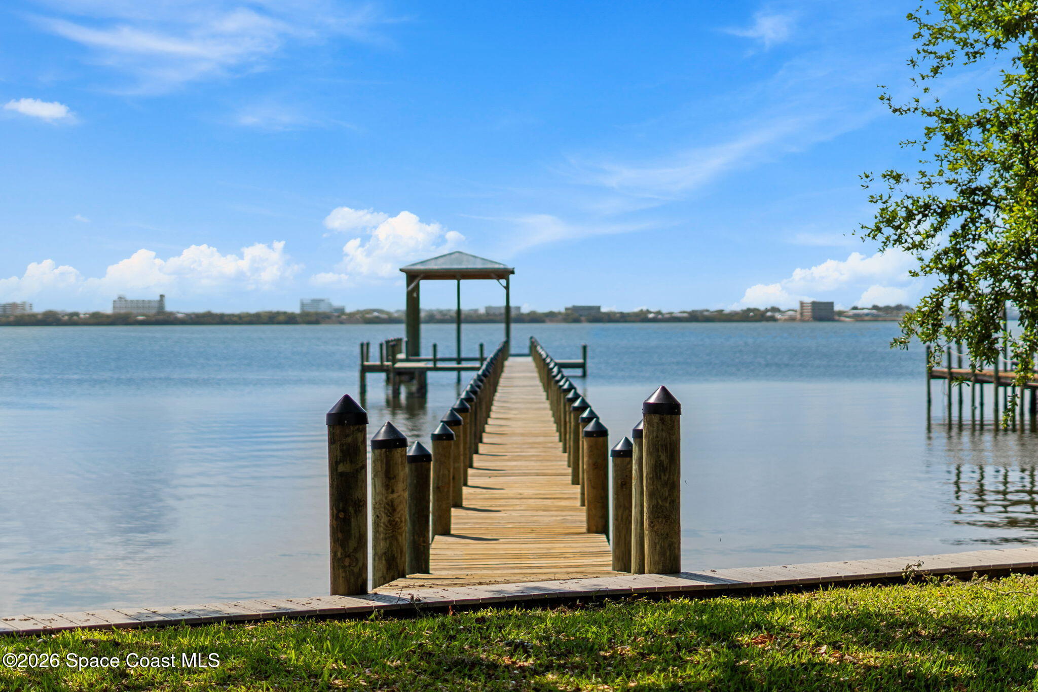 1000 N Riverside Drive