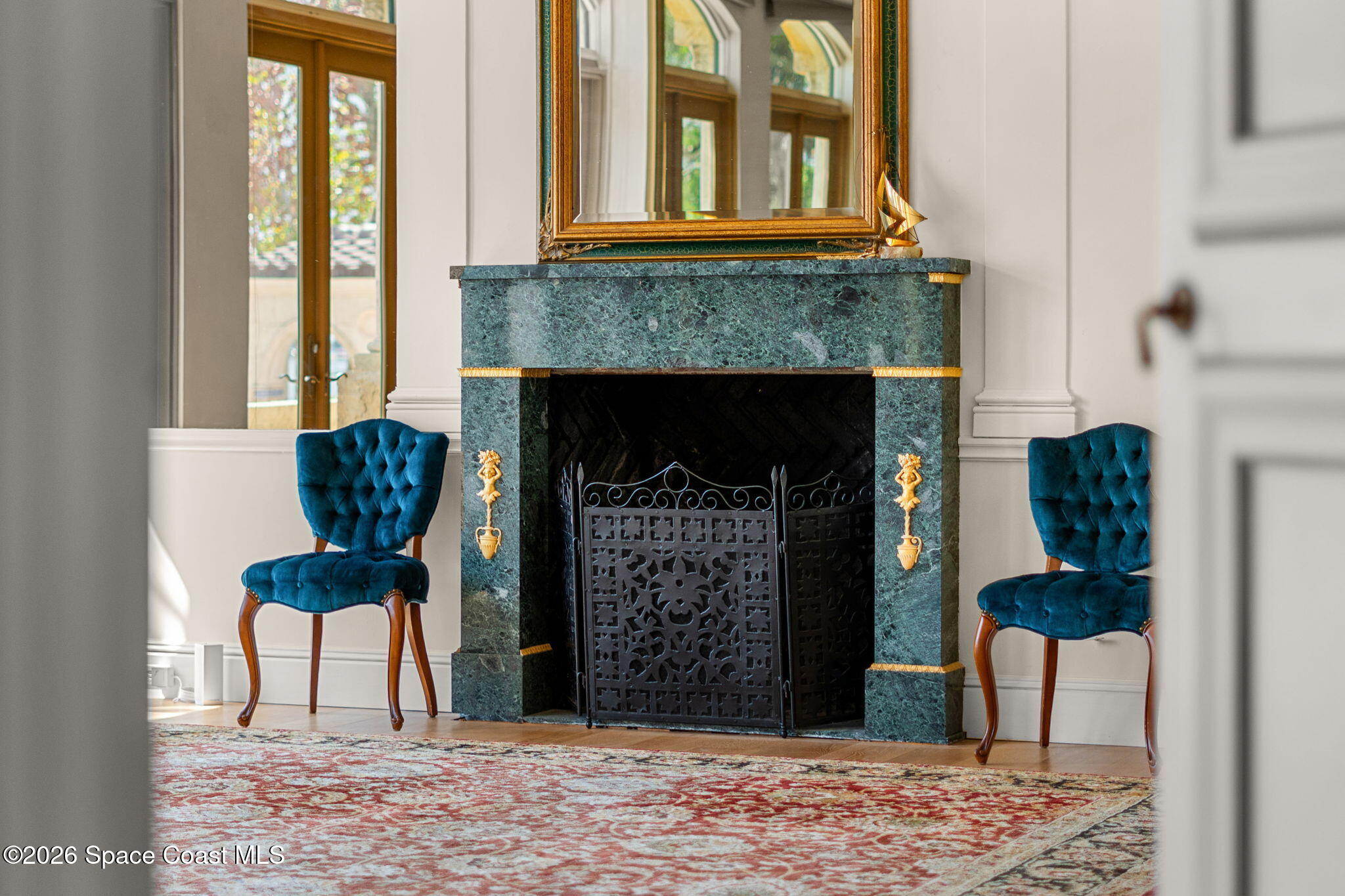 1000 N Riverside Drive