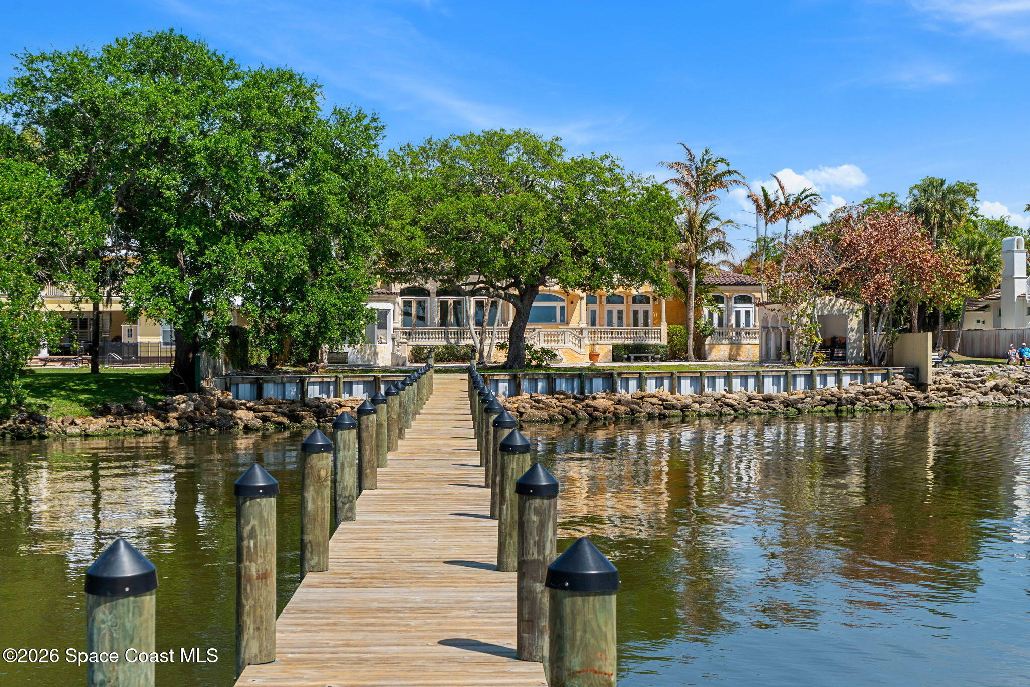 1000 N Riverside Drive